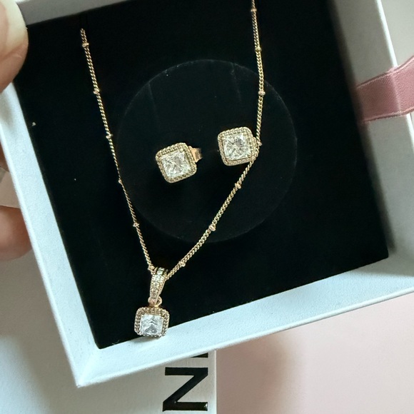 Pandora rose gold set NEW - Picture 2 of 3